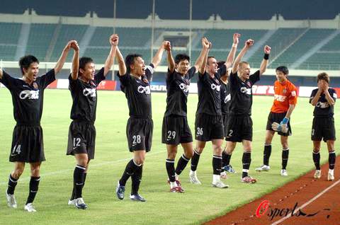 欧洲超级联赛引发球迷抗议，足坛风波不断