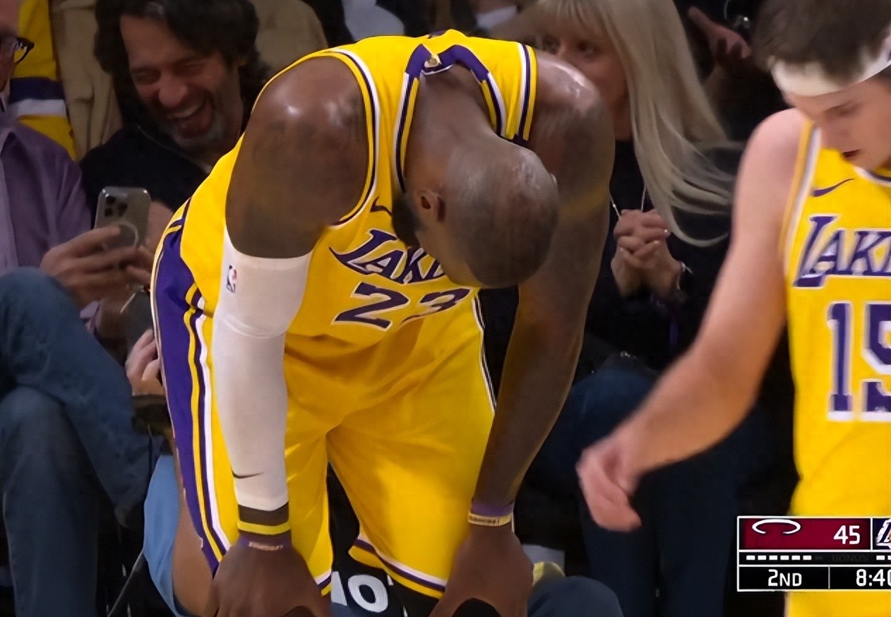 九游体育网页版-篮球强队对决，湖人力挫热火的简单介绍