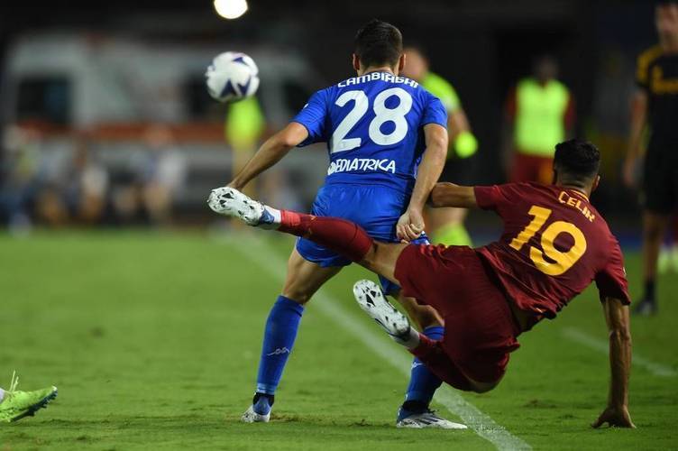 热那亚后防线遭遇危机,教练组讨论调整 热那亚后防线遭遇危机,教练组讨论调整