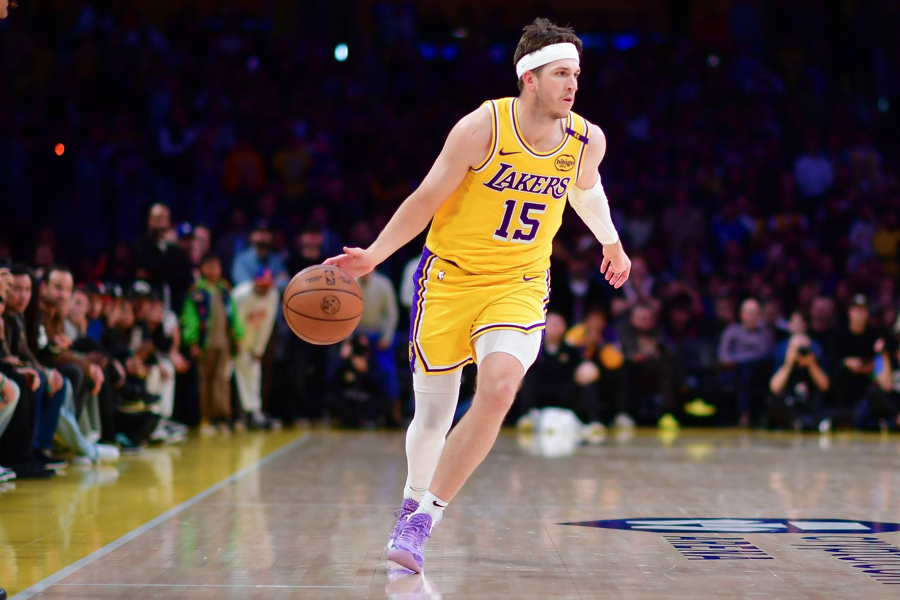 湖人队遭遇四连败,詹姆斯力挺新秀表现的简单介绍 湖人队遭遇四连败,詹姆斯力挺新秀表现的简单介绍