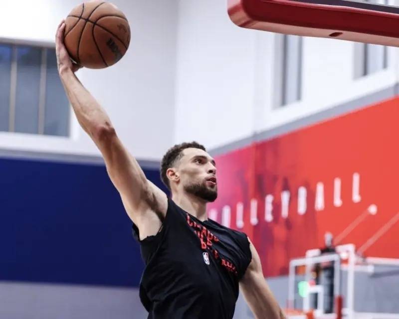 九游体育app下载-尼克斯胜热火，拉文半场狂砍分压倒性领先的简单介绍