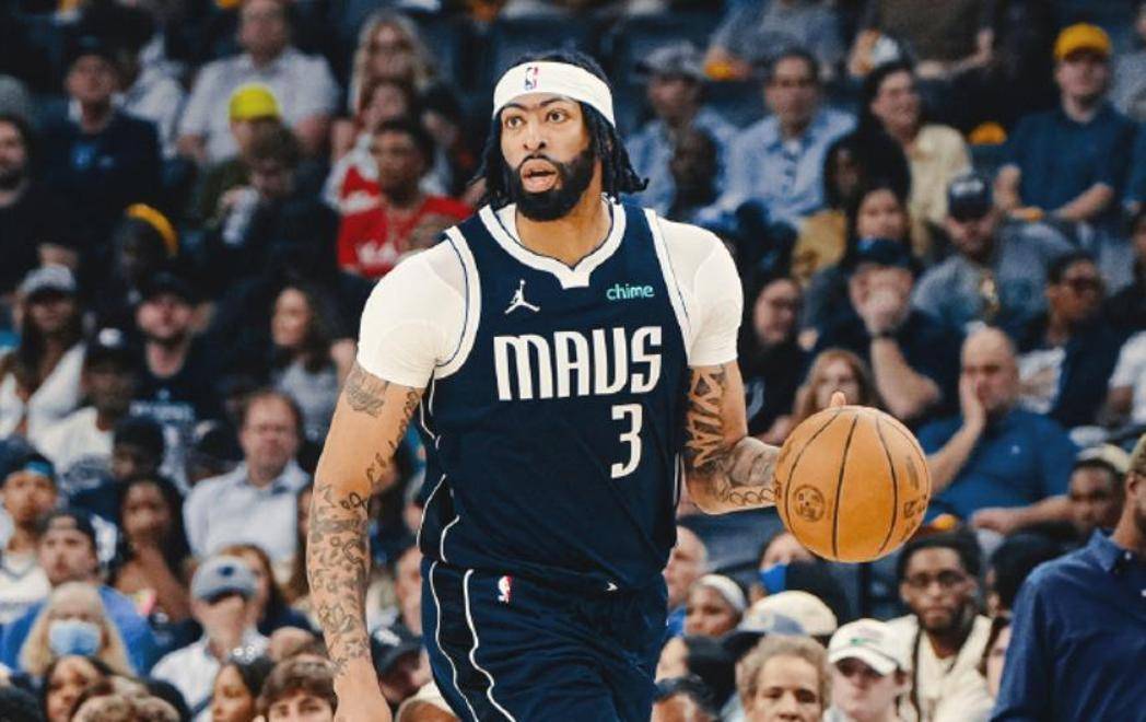 -莫兰特轻松得分，尼克斯不敌小牛的简单介绍