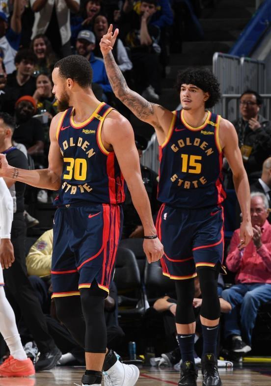 人后卫全面发威联手击败尼克斯拓展领先优势的简单介绍