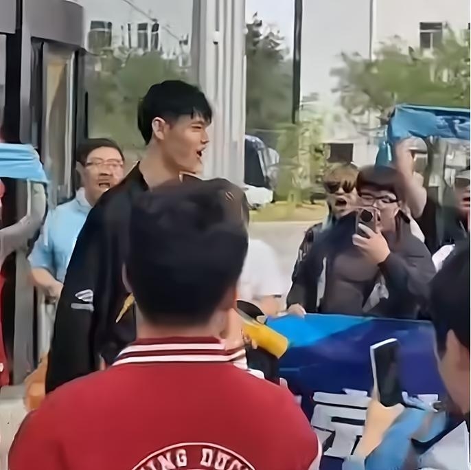 小个子大手笔！朱彦西领衔首钢夺魁