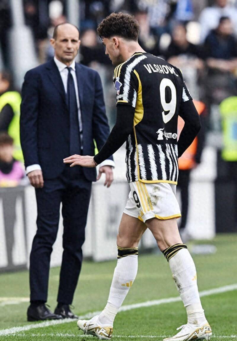 尤文图斯前锋发表讲话,呼吁球迷支持团队 尤文图斯前锋发表讲话,呼吁球迷支持团队