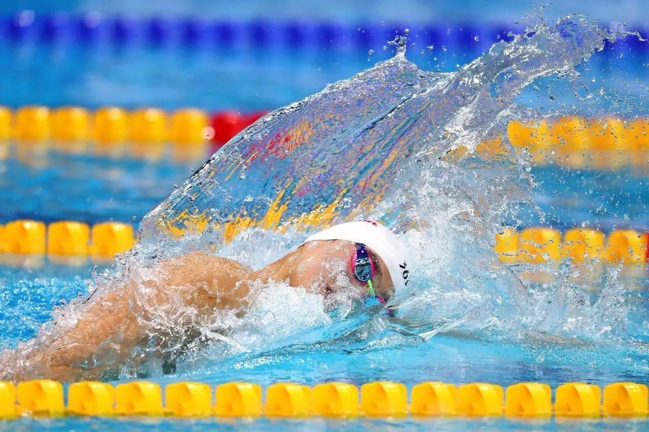 竞技场上的角逐,球员们用实力争夺胜利 竞技场上的角逐,球员们用实力争夺胜利