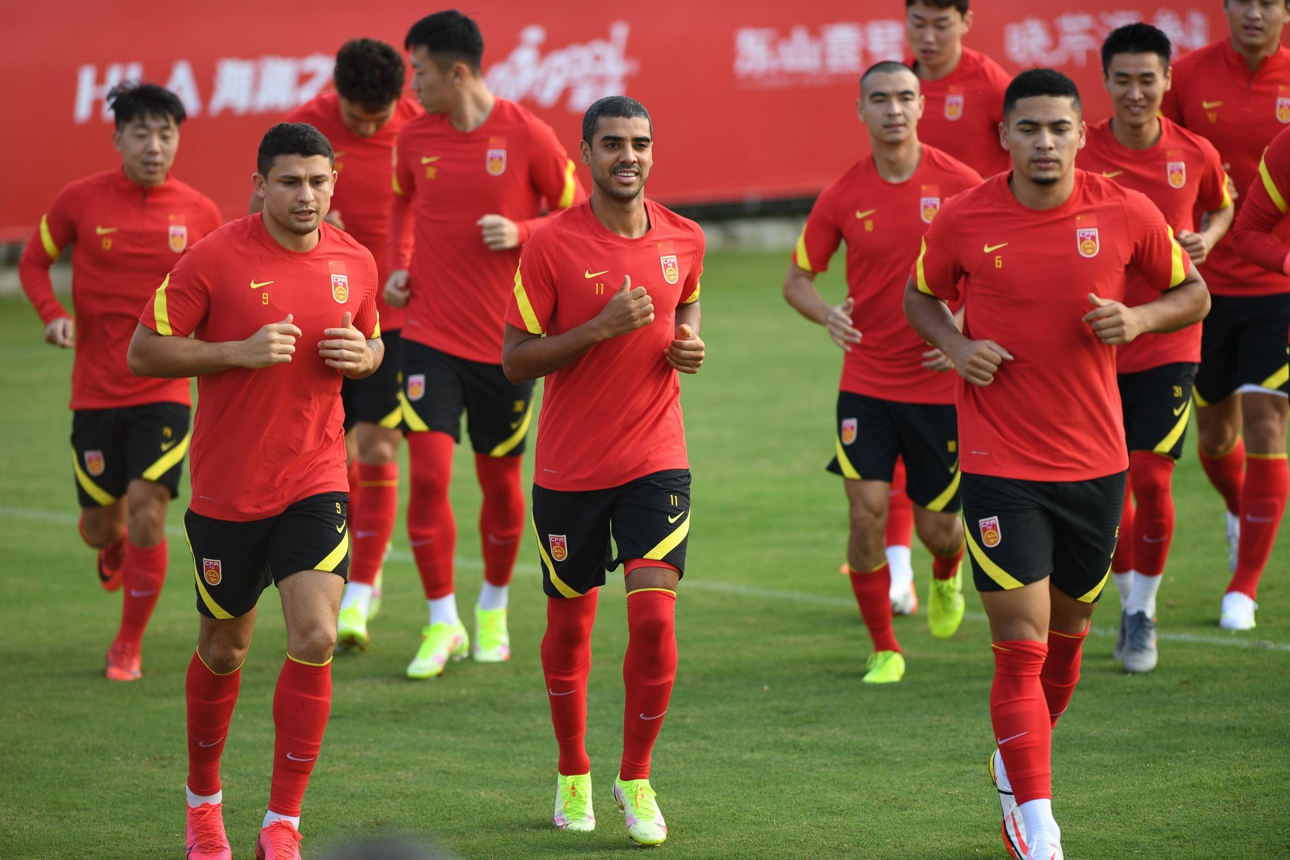 关于亚洲足球赛事中，国内球队获胜引关注的信息