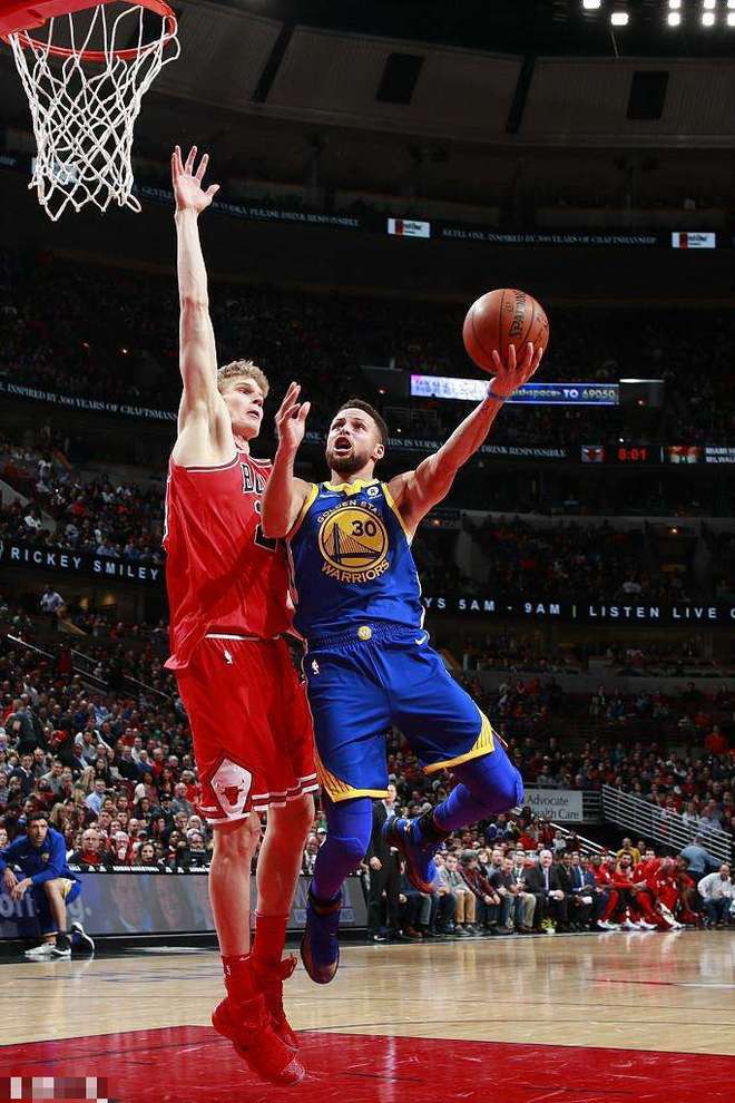 包含火箭擒下活塞，伍德砍下全场最高21分的词条