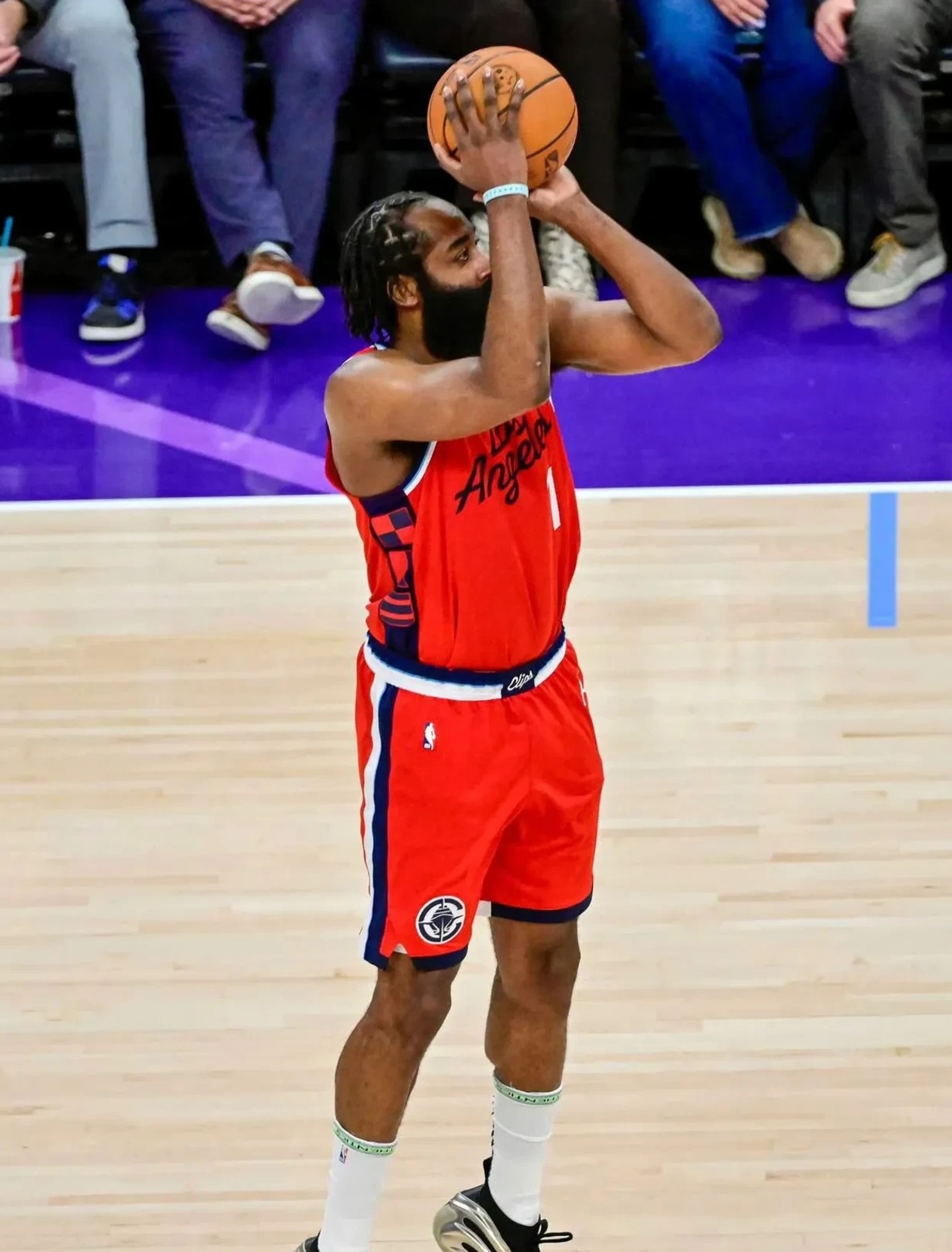 -包含快船险胜爵士，勉强保住胜利宝座的词条