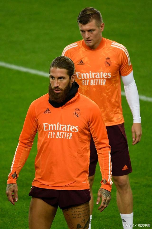 瓦伦西亚客场惊险逆转，逼平强队的简单介绍