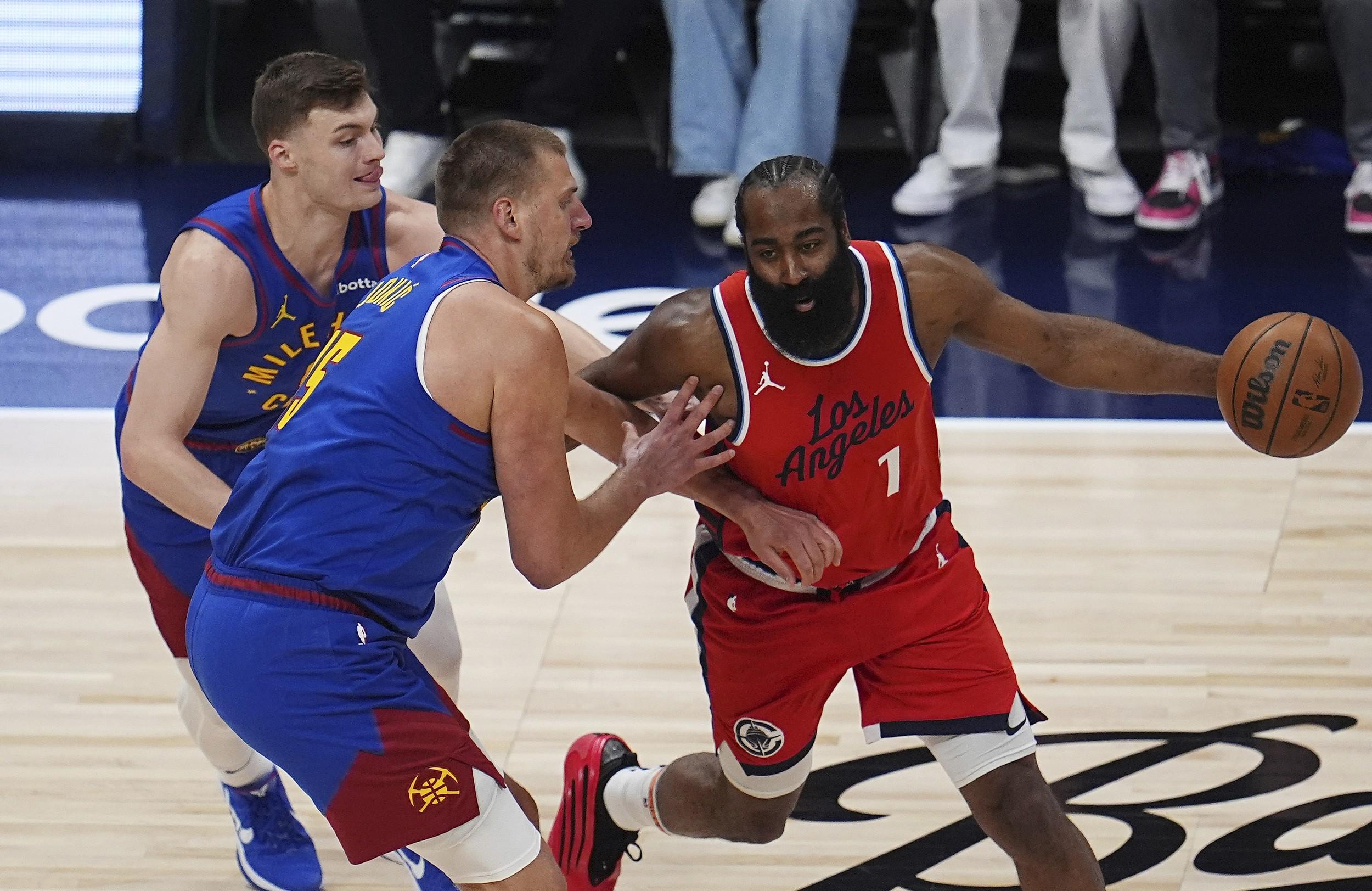 包含雄鹿主场擒下热火，继续保持领先的词条