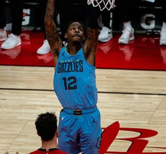 火箭队不敌湖人队，客场遭遇失利